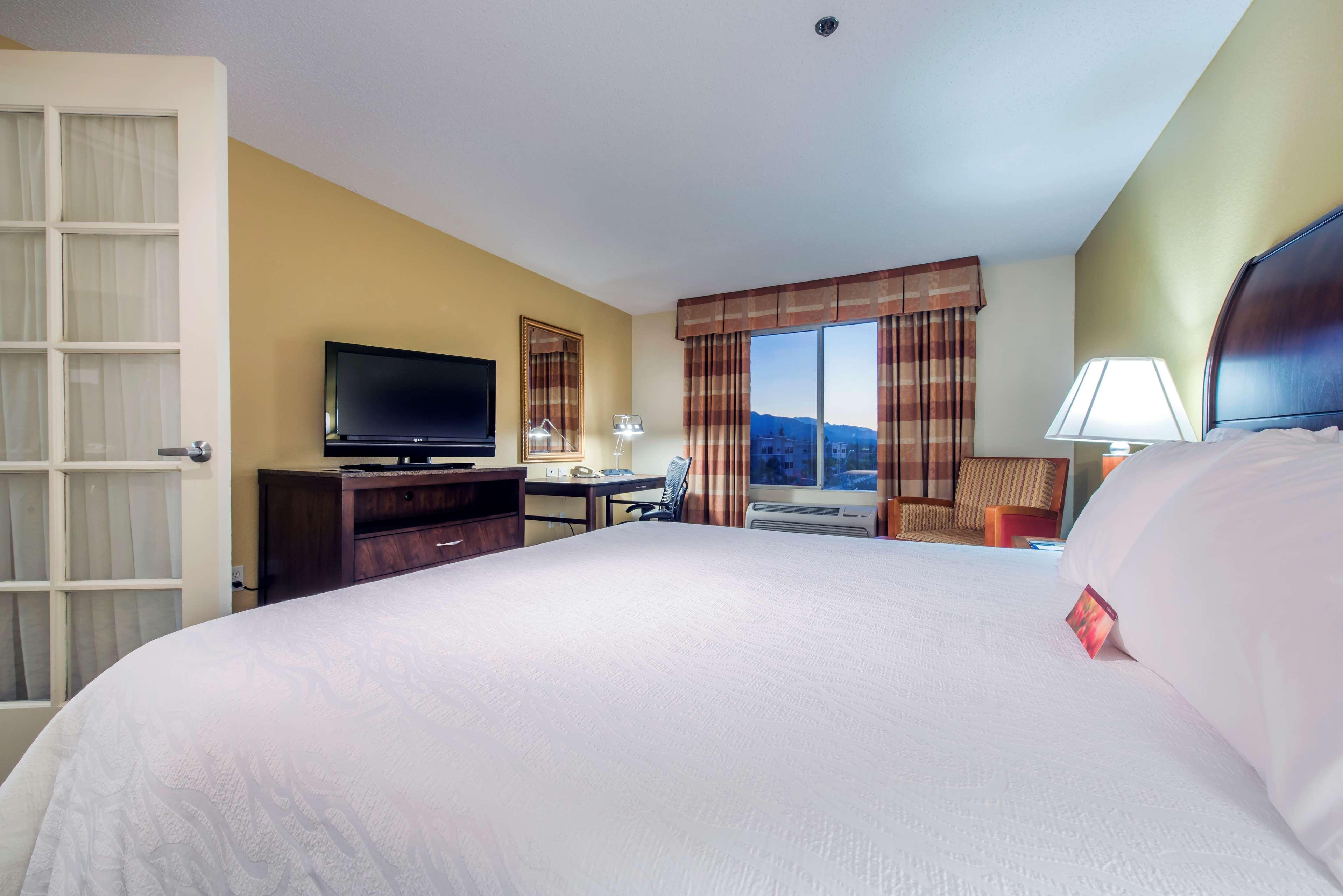 Hilton Garden Inn Arcadia/Pasadena Area Bagian luar foto