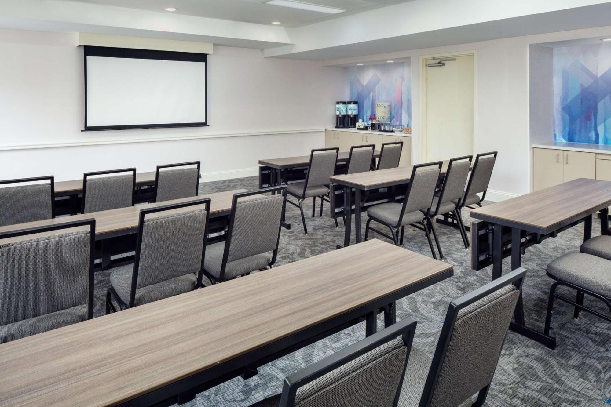 Hilton Garden Inn Arcadia/Pasadena Area Bagian luar foto